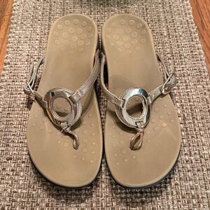 Vionoc orthopedic sandals women’s size 9